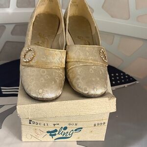 Elegant Vintage Flings Gold Women's Shoes
